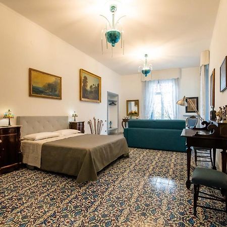 D'Angleterre Guest House Salerno Exteriör bild
